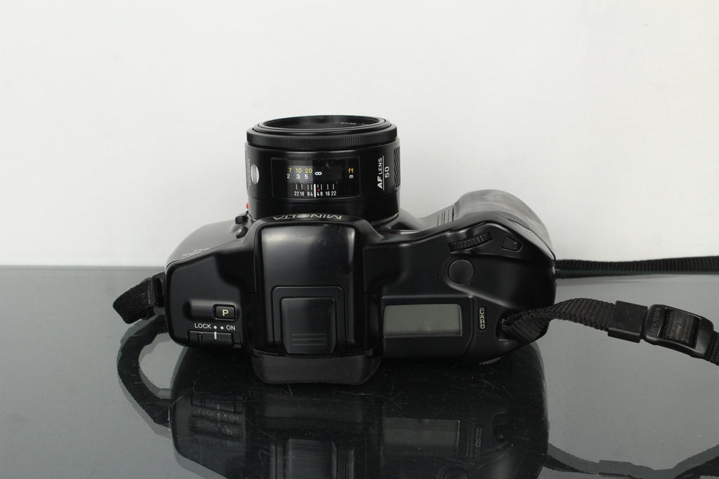 Minolta Dynax 7xi AF 50mm f/1.7 - Dutch|Thrift