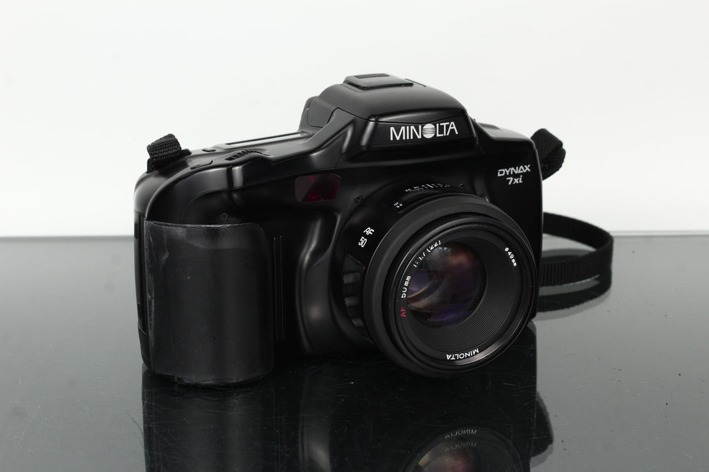 Minolta Dynax 7xi + Minolta AF 50mm 1:1.7 - Dutch|Thrift