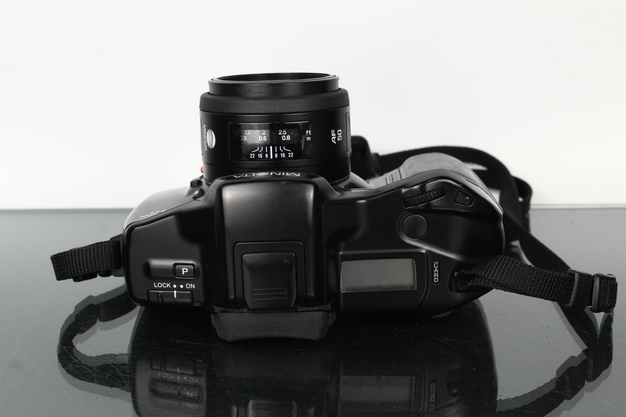 Minolta Dynax 7xi + Minolta AF 50mm 1:1.7 - Dutch|Thrift