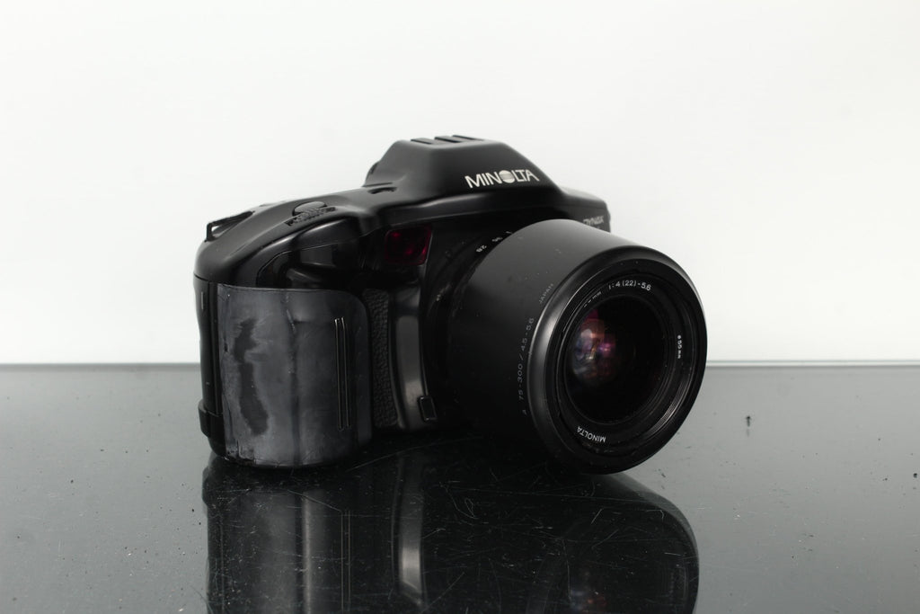 Minolta Dynax 9xi + Minolta AF Zoom 28 - 80mm 1:4 - 5.6 - Dutch|Thrift
