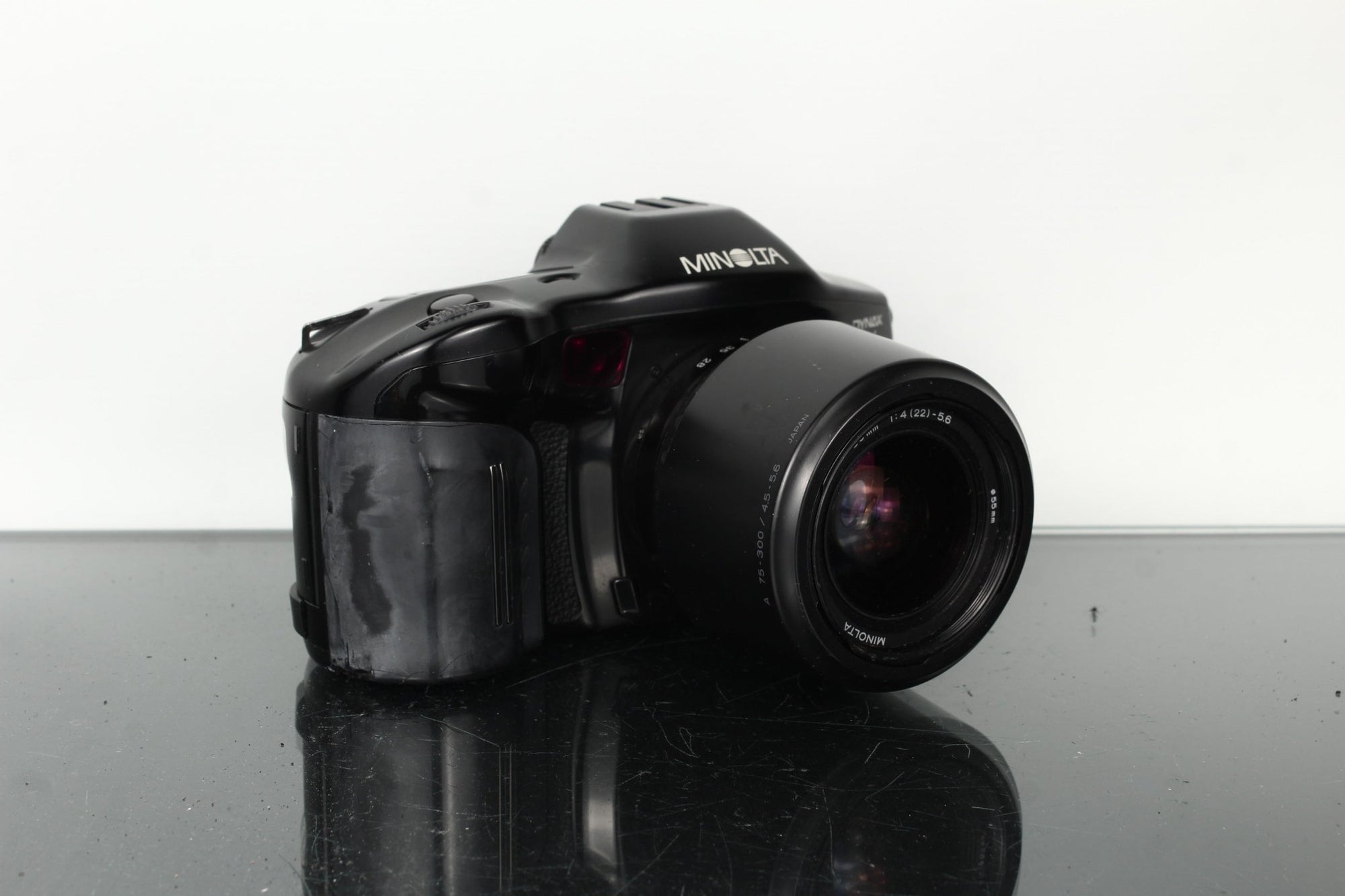 Minolta Dynax 9xi + Minolta AF Zoom 28 - 80mm 1:4 - 5.6 - Dutch|Thrift