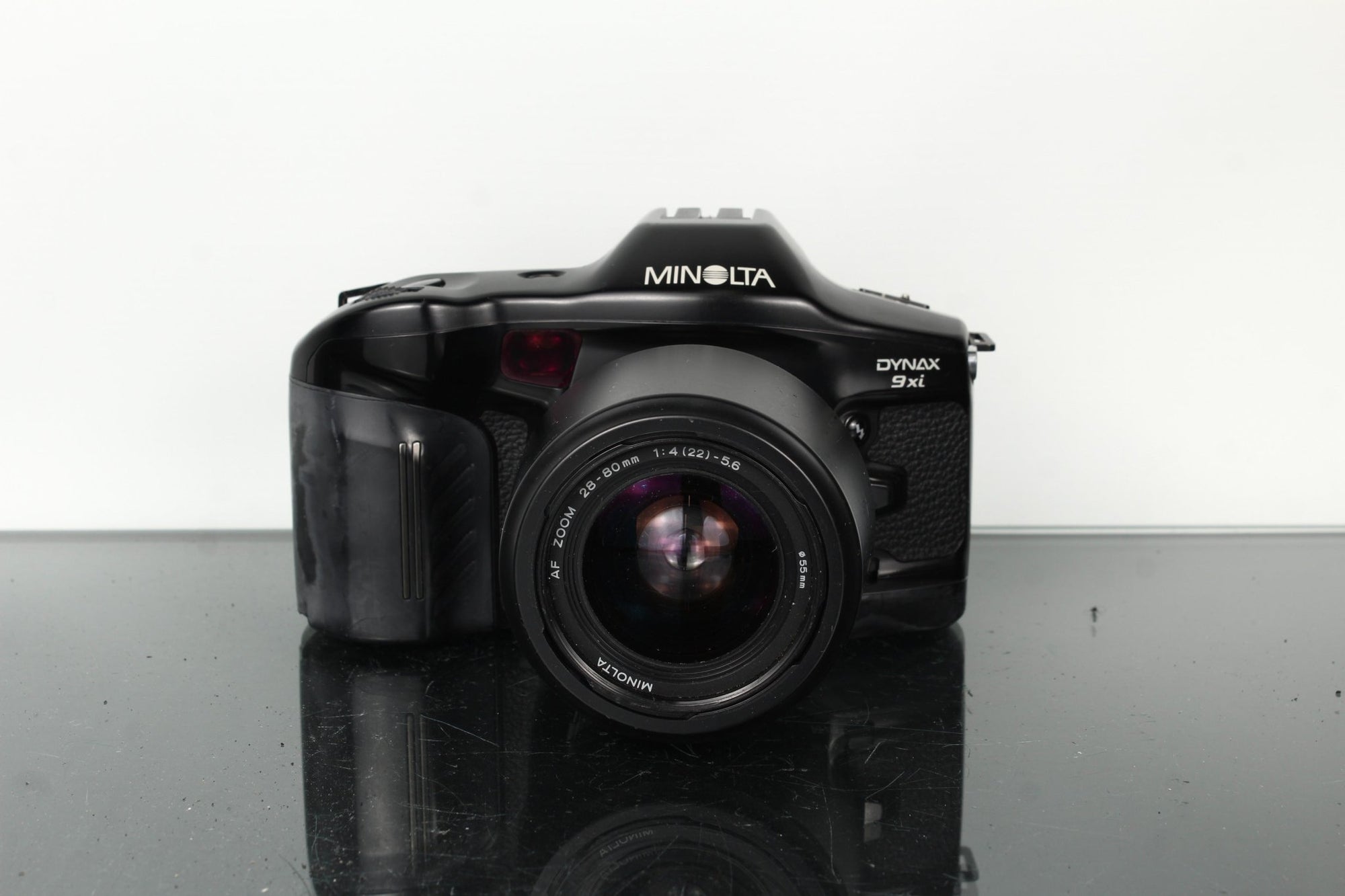 Minolta Dynax 9xi + Minolta AF Zoom 28 - 80mm 1:4 - 5.6 - Dutch|Thrift