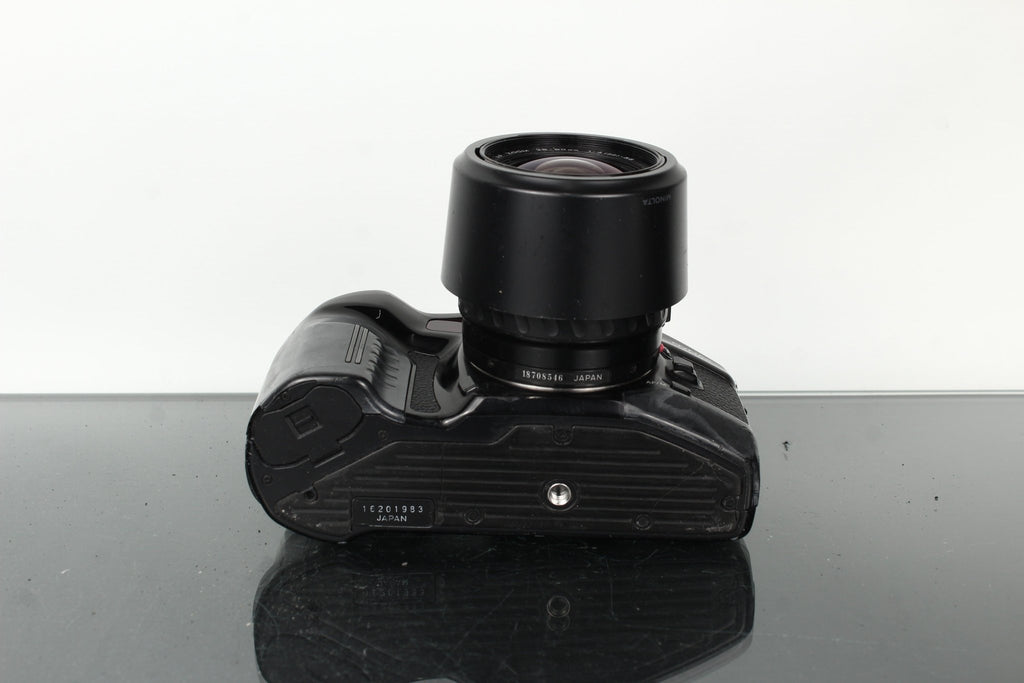 Minolta Dynax 9xi + Minolta AF Zoom 28 - 80mm 1:4 - 5.6 - Dutch|Thrift