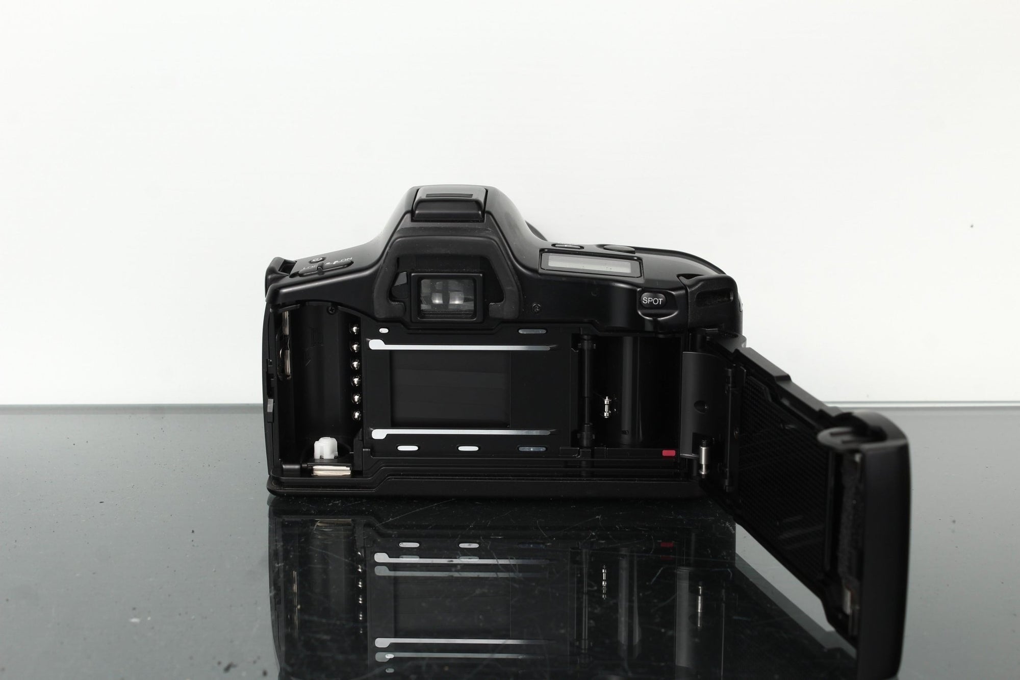 Minolta Dynax SPxi + AF Zoom XI 80 - 200mm - Dutch|Thrift