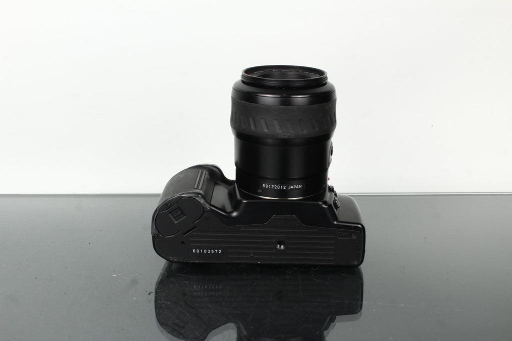 Minolta Dynax SPxi + AF Zoom XI 80 - 200mm - Dutch|Thrift