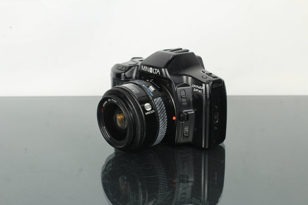 Minolta Dynax SPXI + Minolta AF 35 - 70mm 1:4 lens - Dutch|Thrift