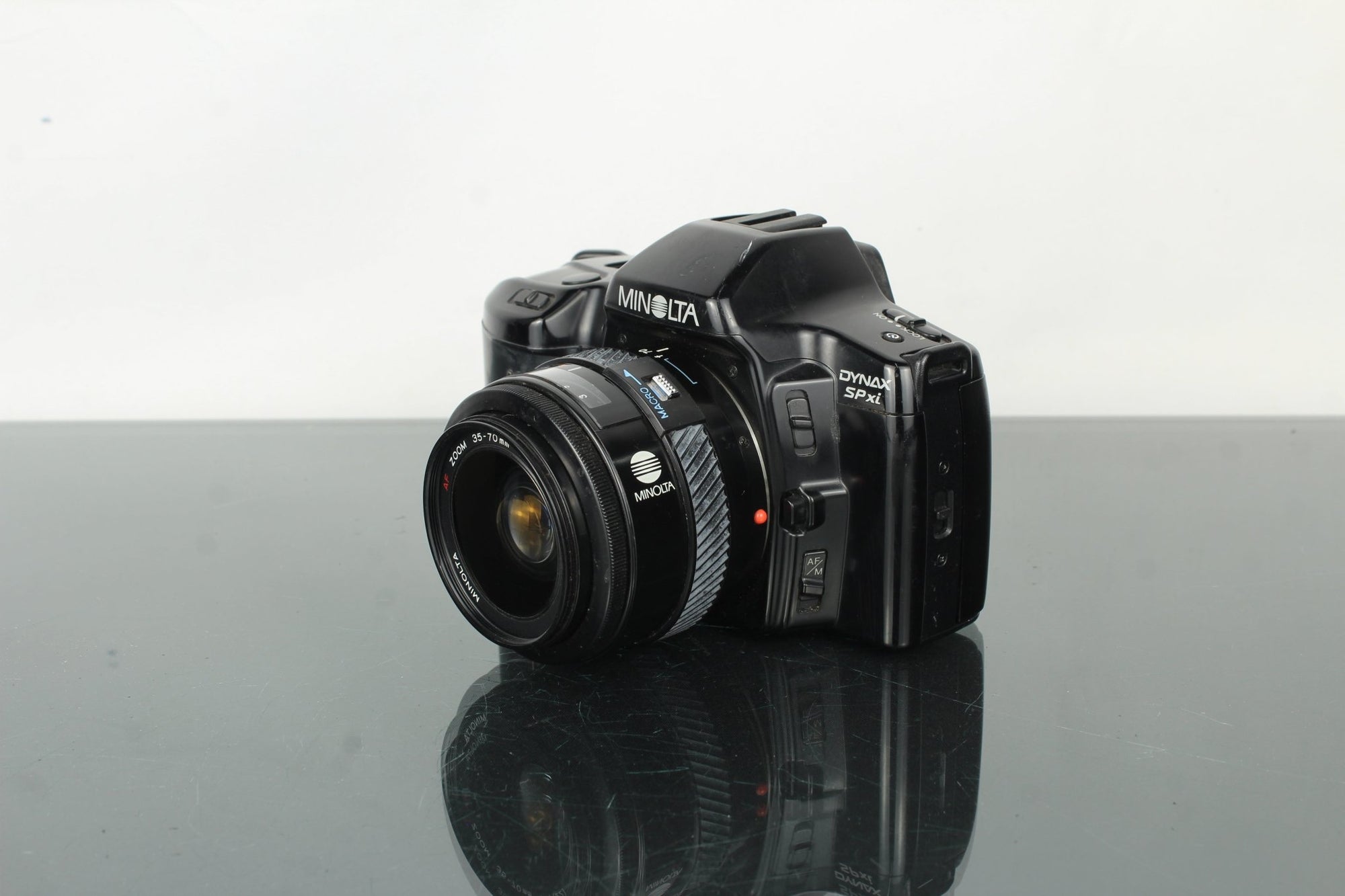 Minolta Dynax SPXI + Minolta AF 35 - 70mm 1:4 lens - Dutch|Thrift