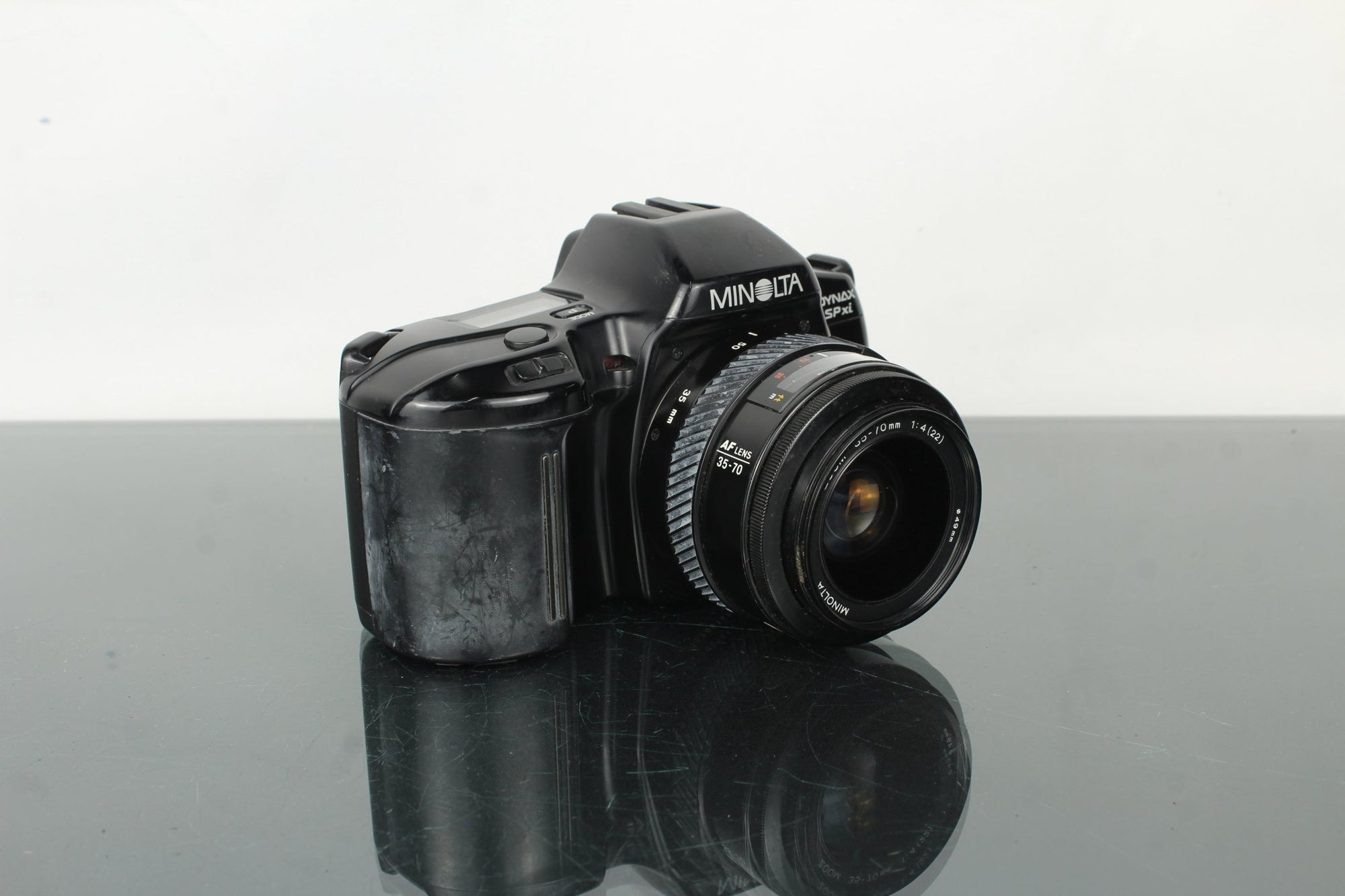 Minolta Dynax SPXI + Minolta AF 35 - 70mm 1:4 lens - Dutch|Thrift