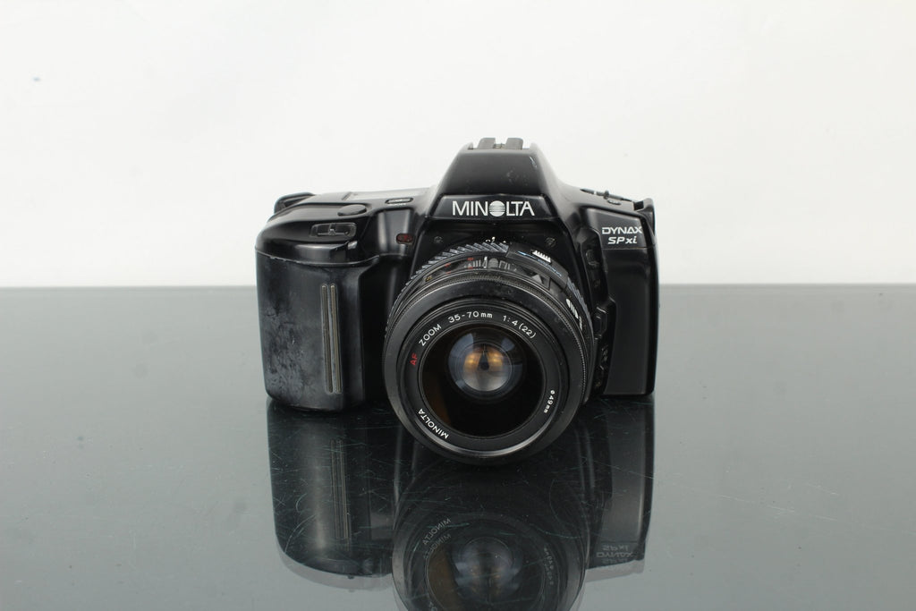 Minolta Dynax SPXI + Minolta AF 35 - 70mm 1:4 lens - Dutch|Thrift