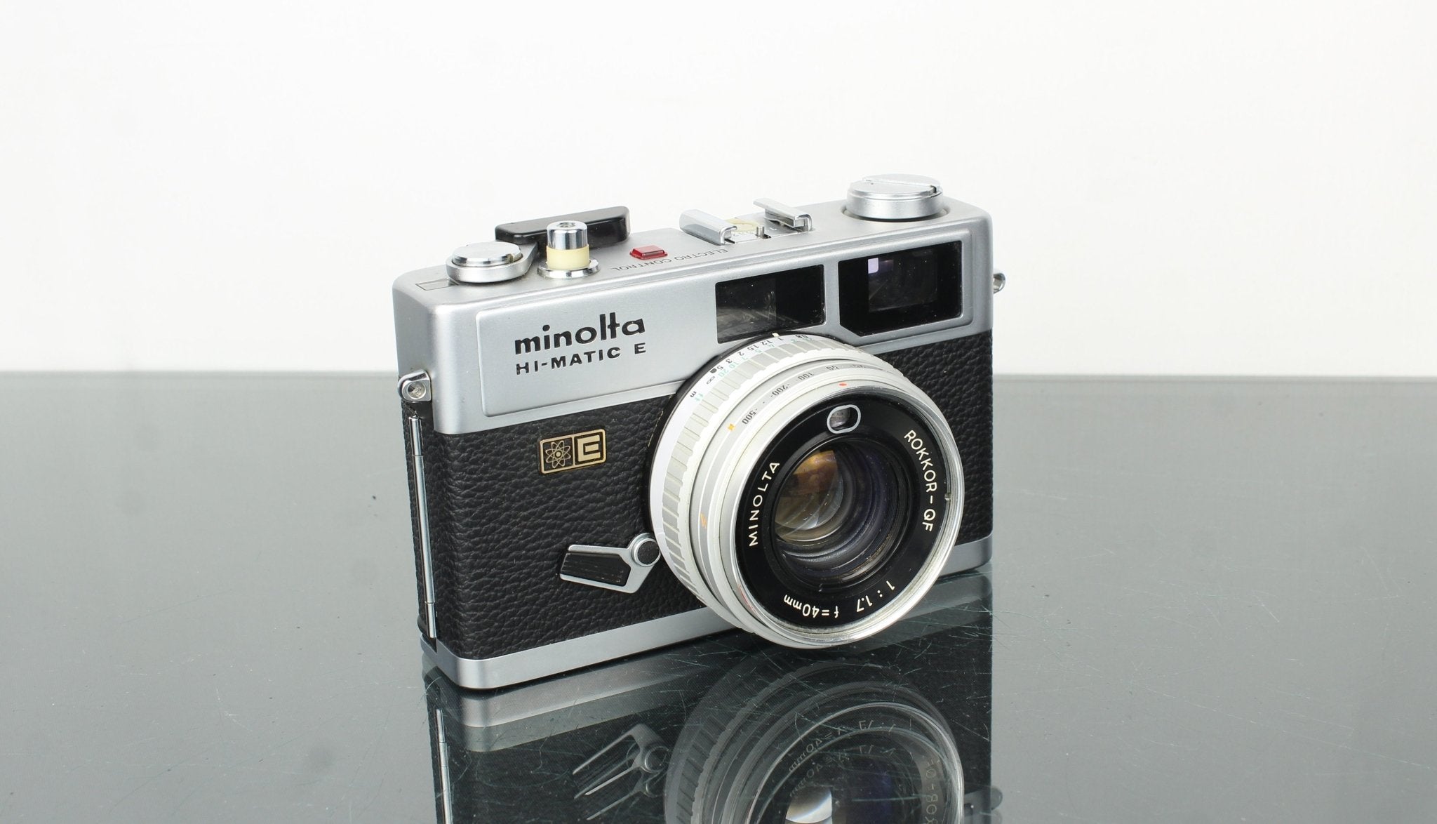 Minolta Hi-Matic E – Dutch|Thrift