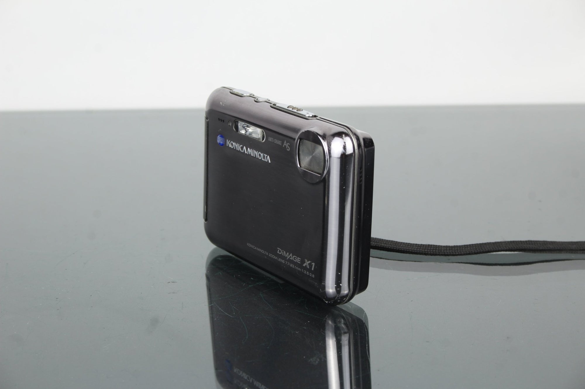 Minolta Konica Dimage X1 - Dutch|Thrift