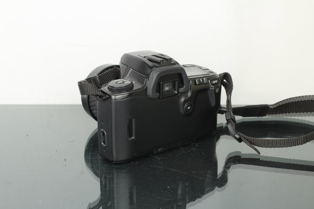 Minolta Maxxum HTsi + AF Zoom 35 - 80mm 1:4 - 5.6 lens - Dutch|Thrift