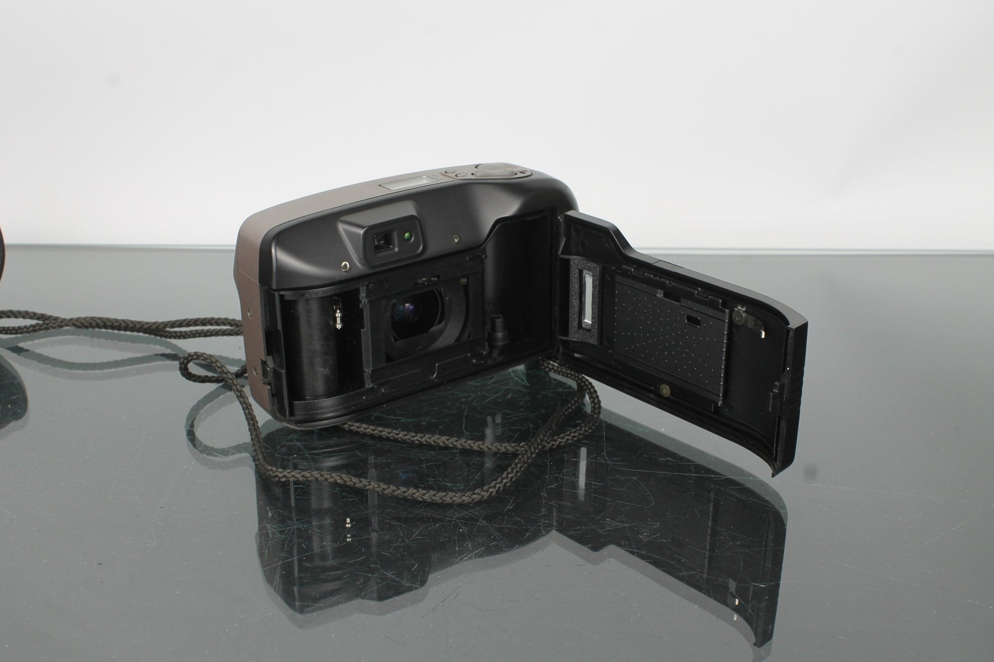 Minolta Riva Zoom 70 - Dutch|Thrift