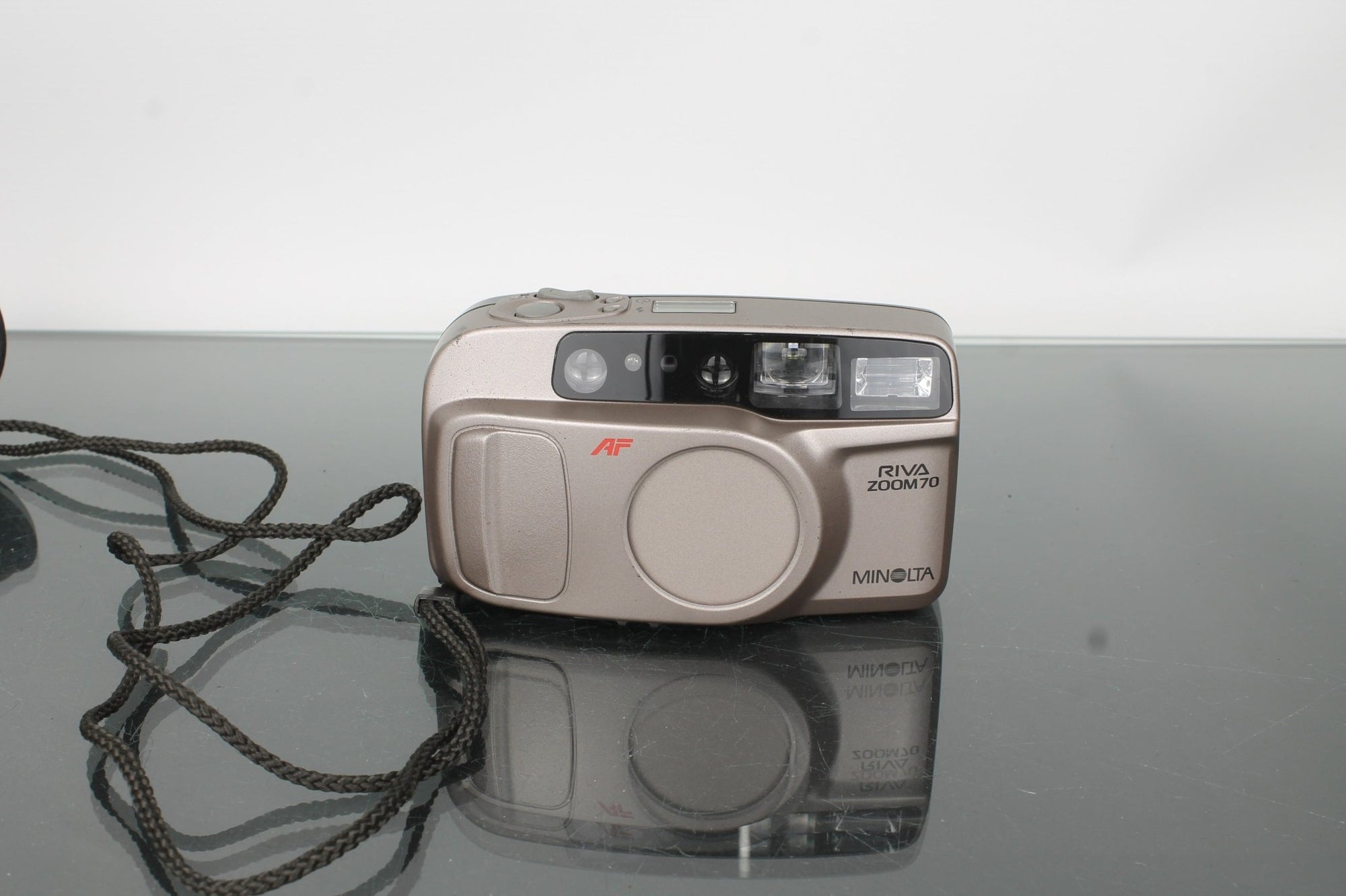 Minolta Riva Zoom 70 - Dutch|Thrift