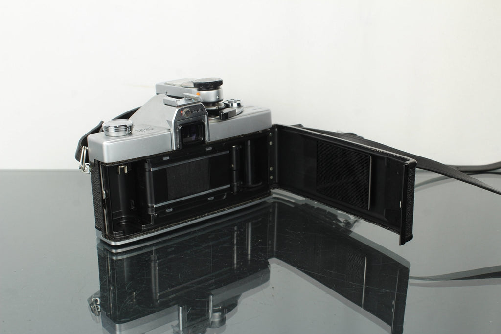 Minolta SR - 1S + Minolta Auto Rokkor - PF 55mm f/2 - Dutch|Thrift