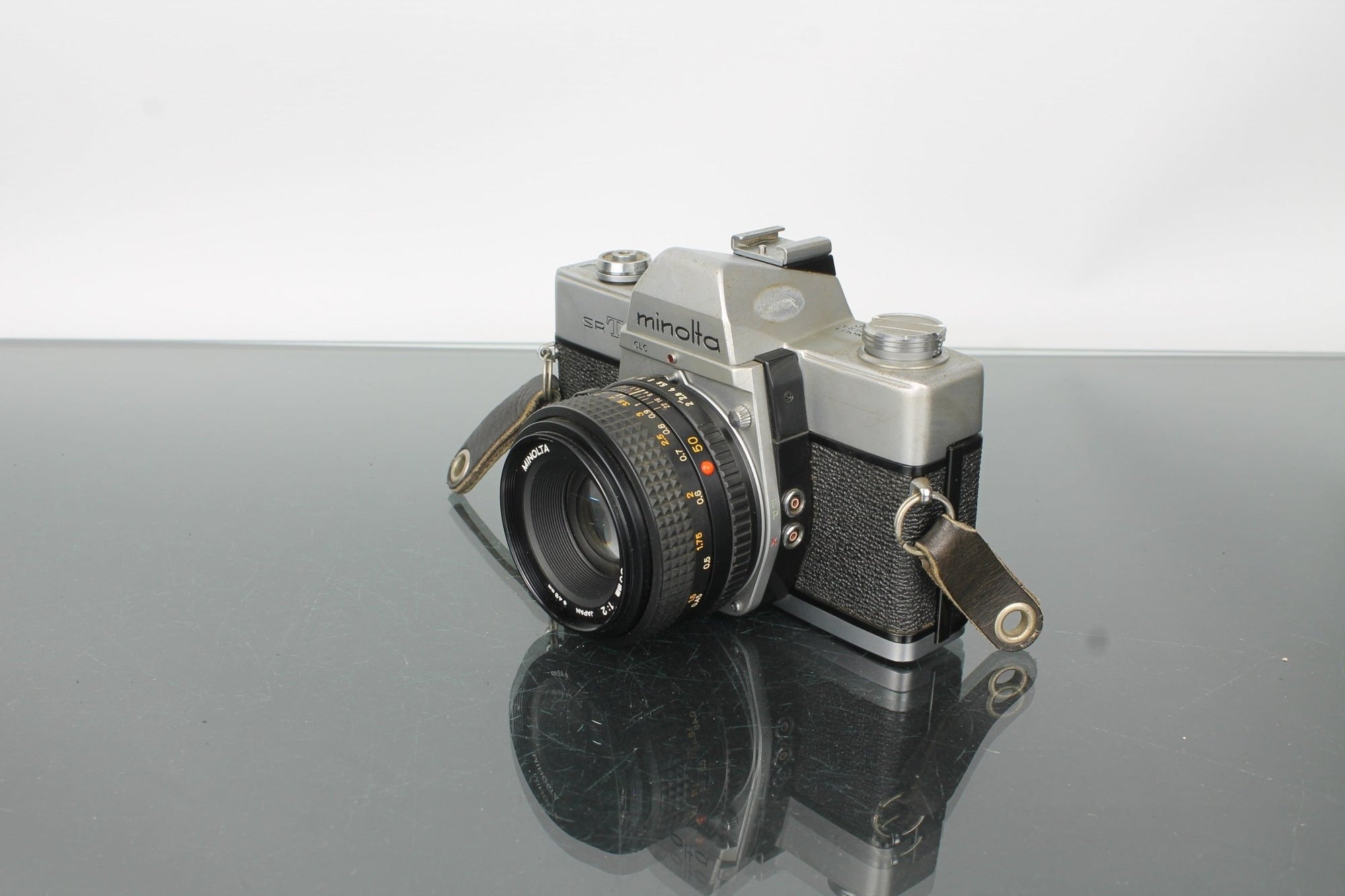 Minolta SR - T 101 + Minolta MD 50mm 1:2 - Dutch|Thrift