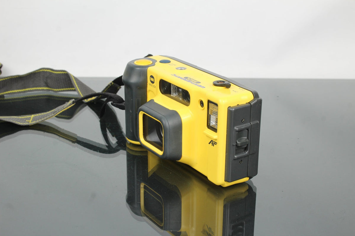 Minolta Weathermatic 35DL - Dutch|Thrift