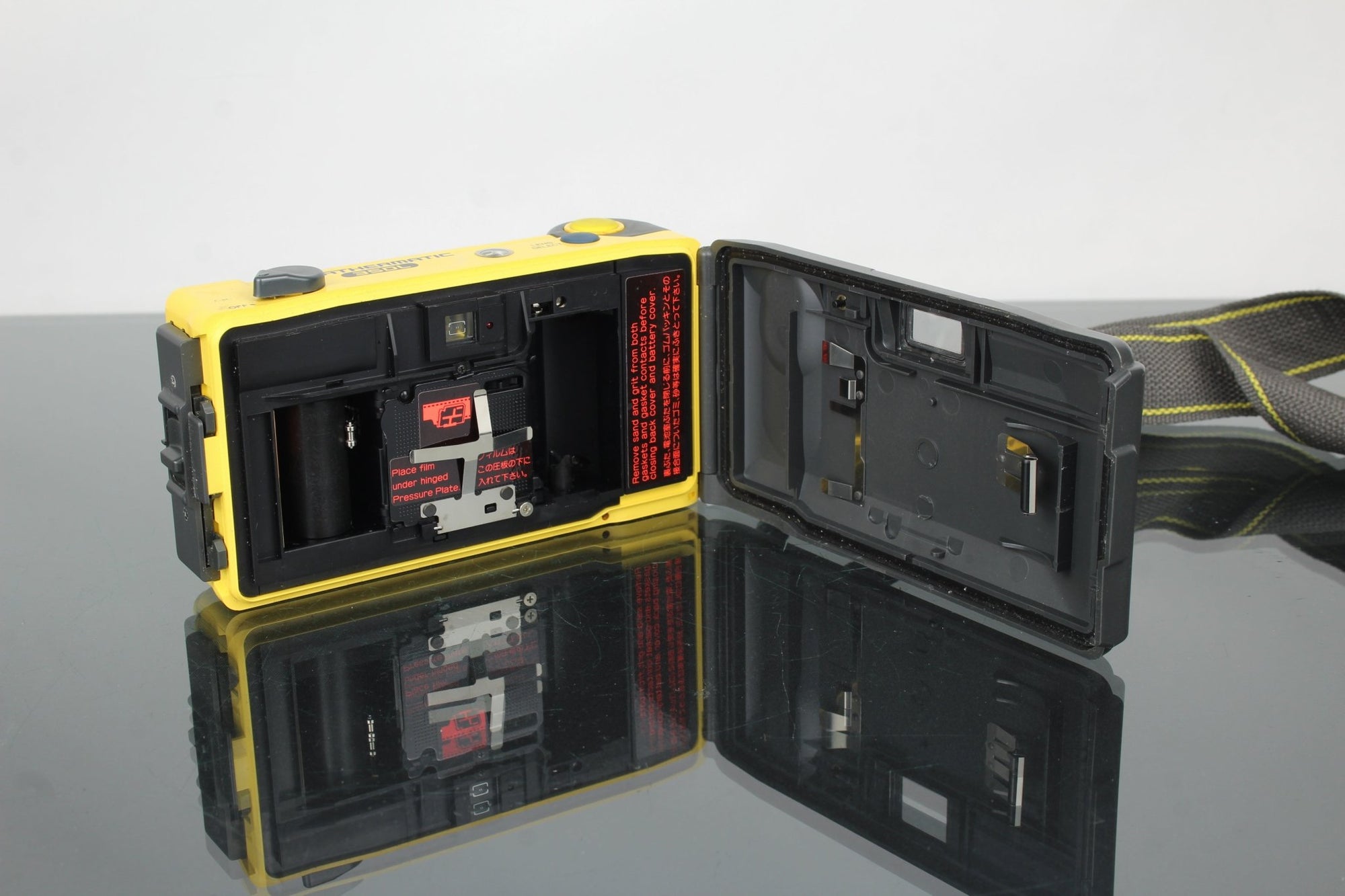 Minolta Weathermatic 35DL - Dutch|Thrift