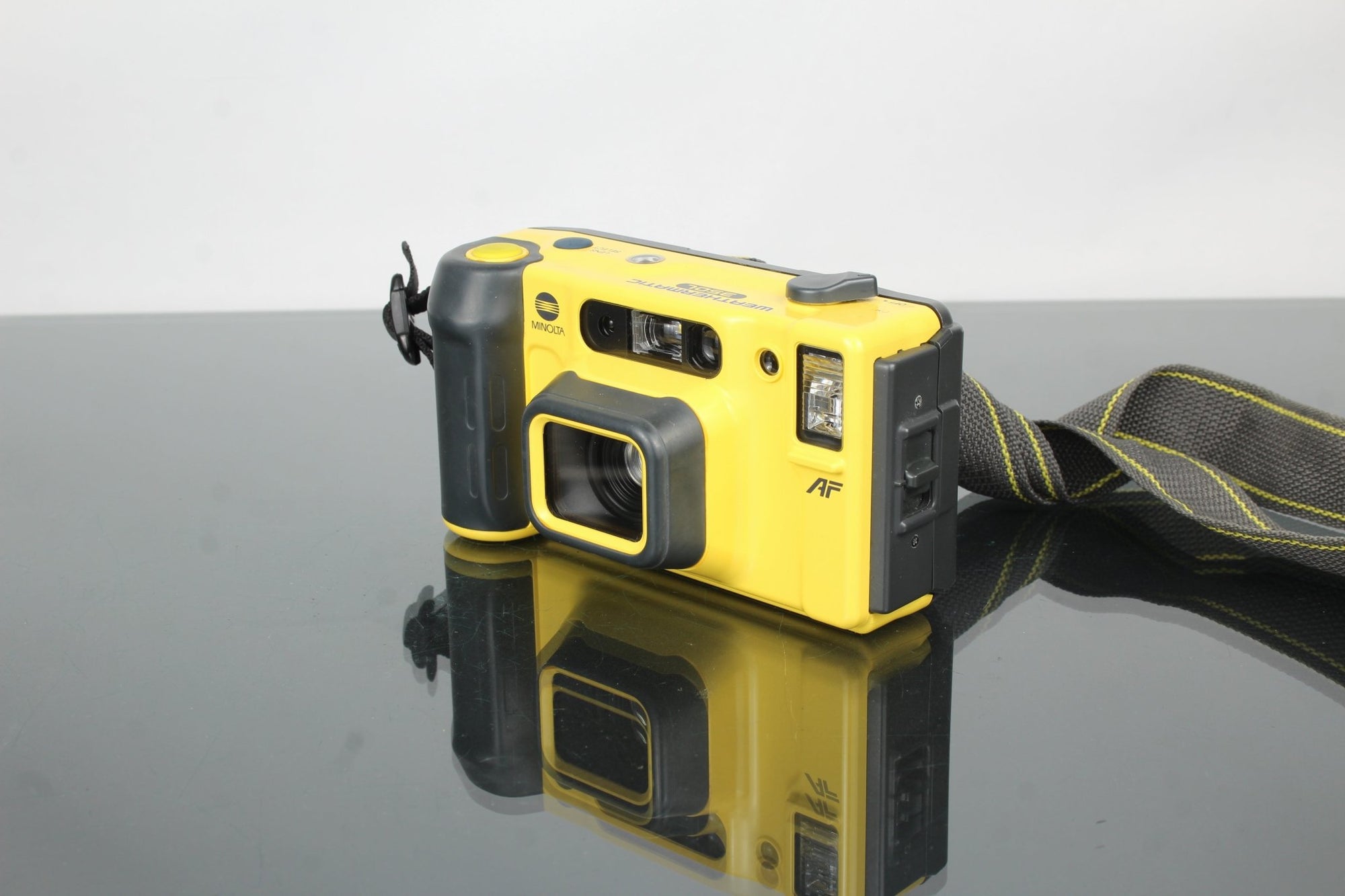 Minolta Weathermatic 35DL - Dutch|Thrift