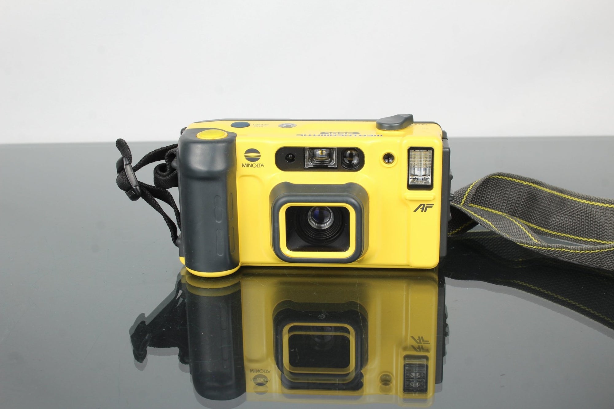 Minolta Weathermatic 35DL - Dutch|Thrift