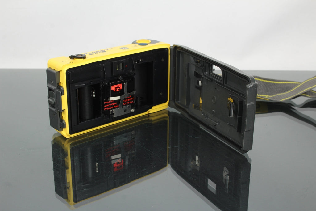 Minolta Weathermatic 35DL - Dutch|Thrift