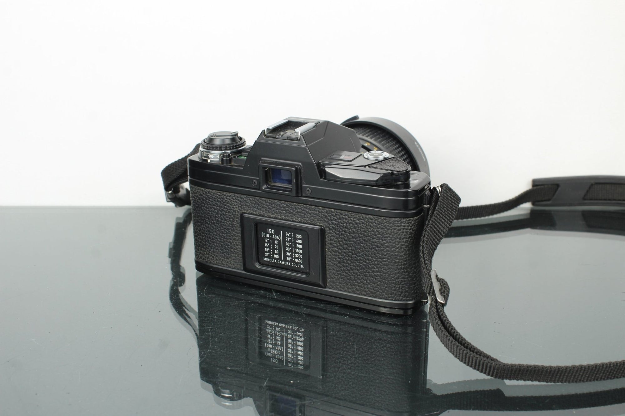 Minolta X - 300 + MD Zoom 35 - 70mm 1:3.5 lens - Dutch|Thrift