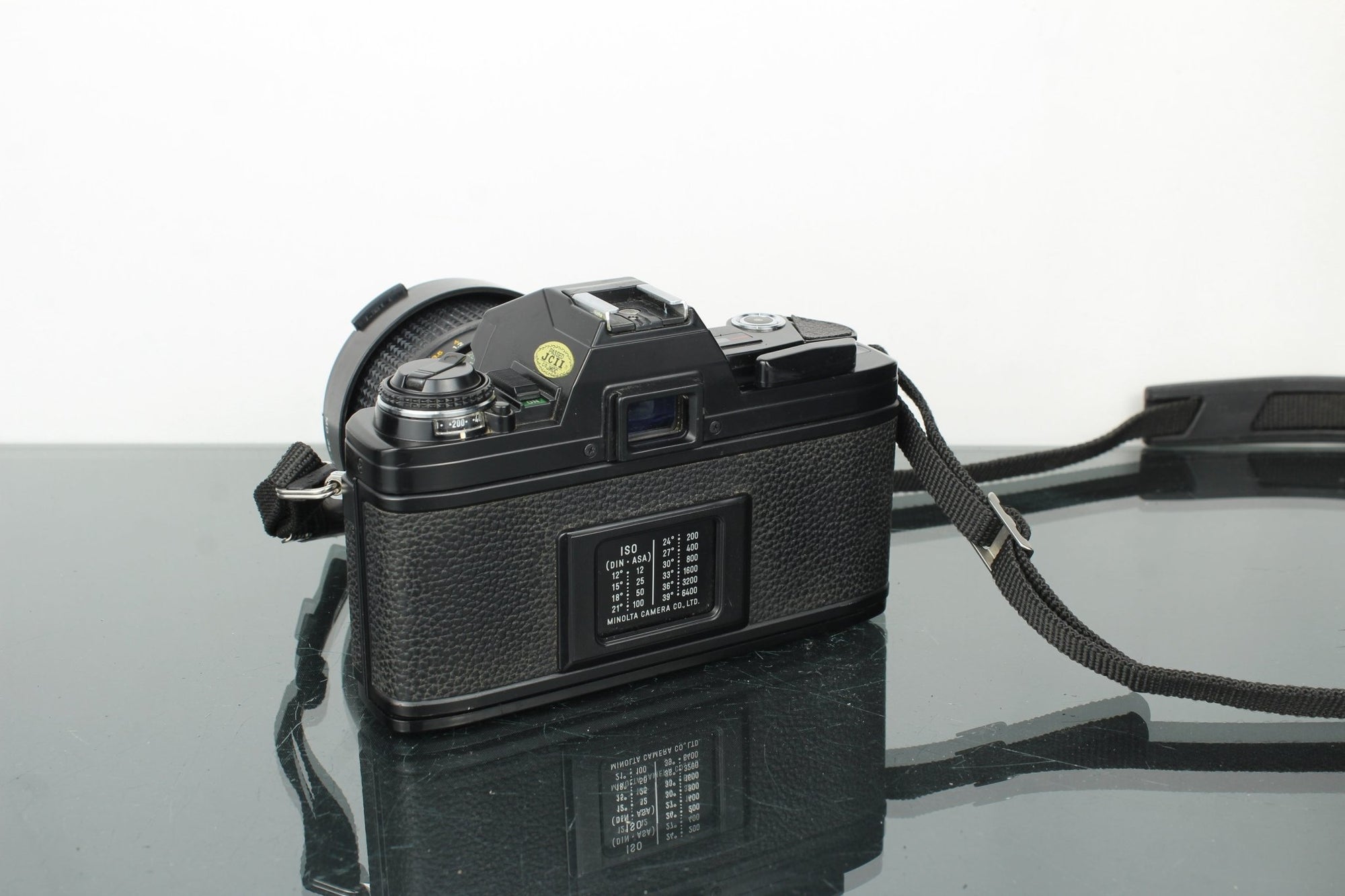 Minolta X - 300 + MD Zoom 35 - 70mm 1:3.5 lens - Dutch|Thrift