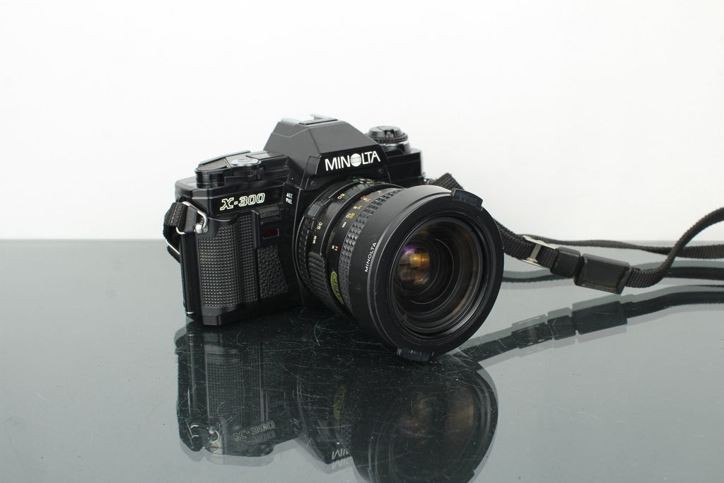 Minolta X - 300 + MD Zoom 35 - 70mm 1:3.5 lens - Dutch|Thrift