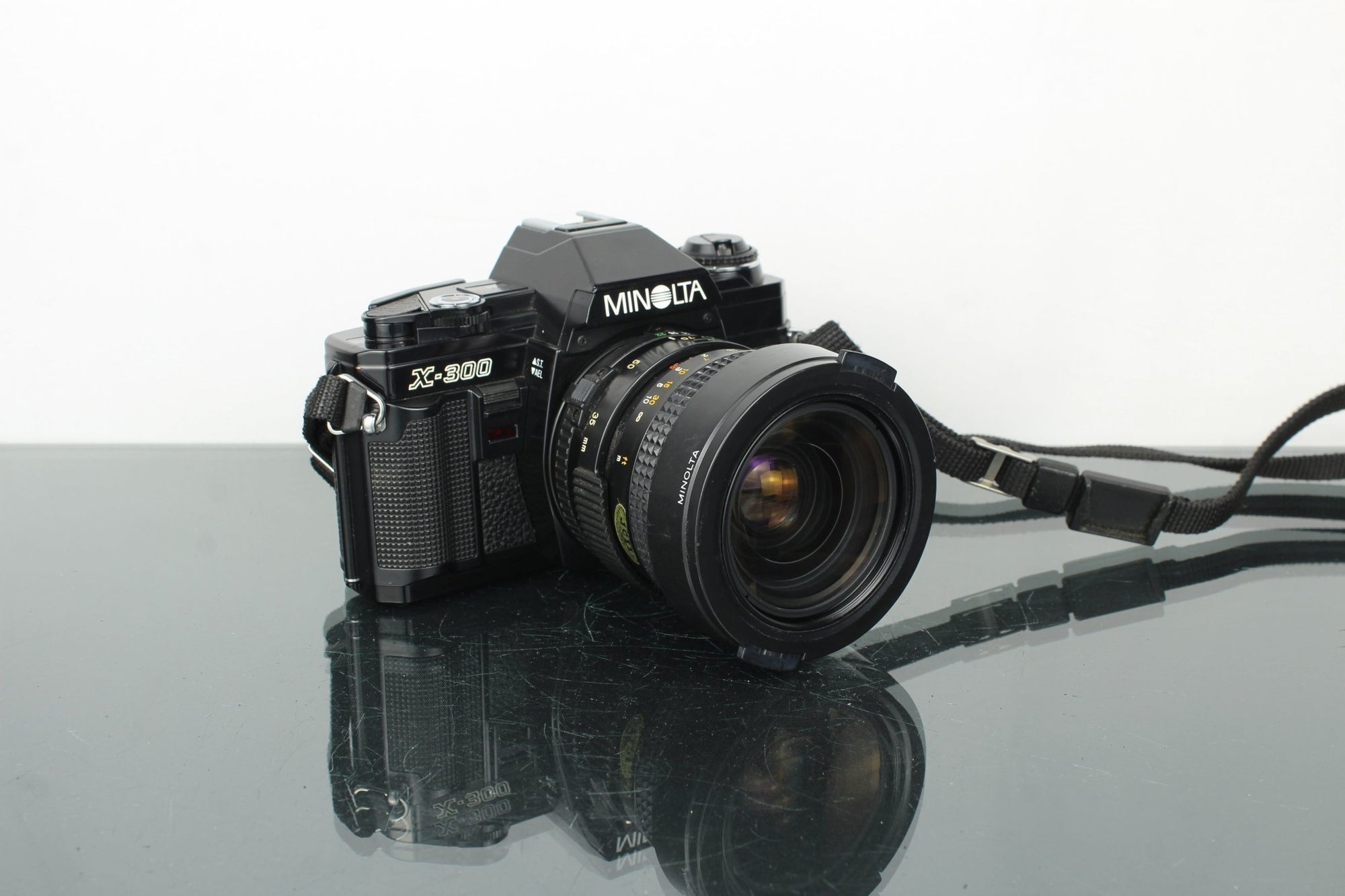 Minolta X - 300 + MD Zoom 35 - 70mm 1:3.5 lens - Dutch|Thrift