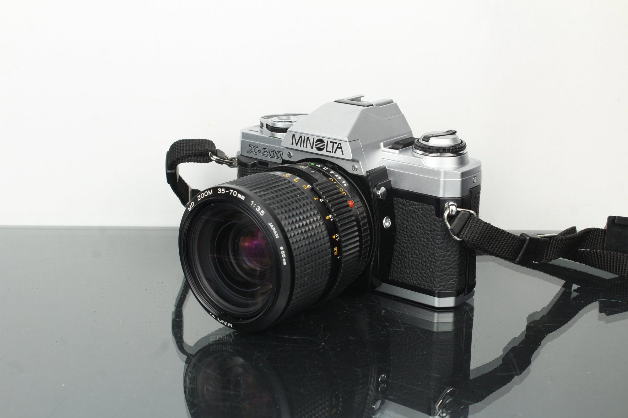Minolta X - 300 + Minolta MD 35 - 70mm 1:3.5 lens - Dutch|Thrift