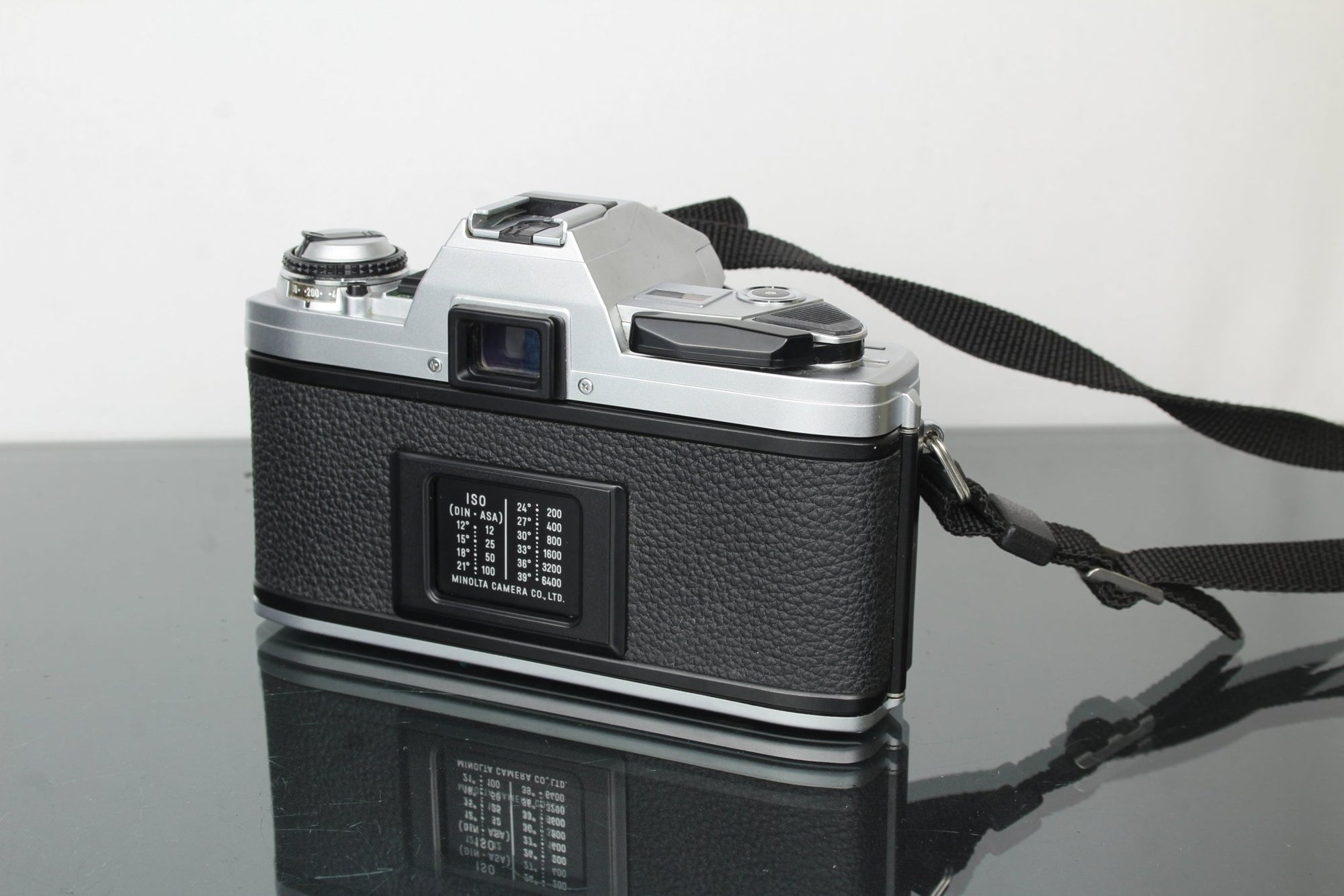 Minolta X - 300 + Minolta MD 50mm 1:1.7 lens - Dutch|Thrift