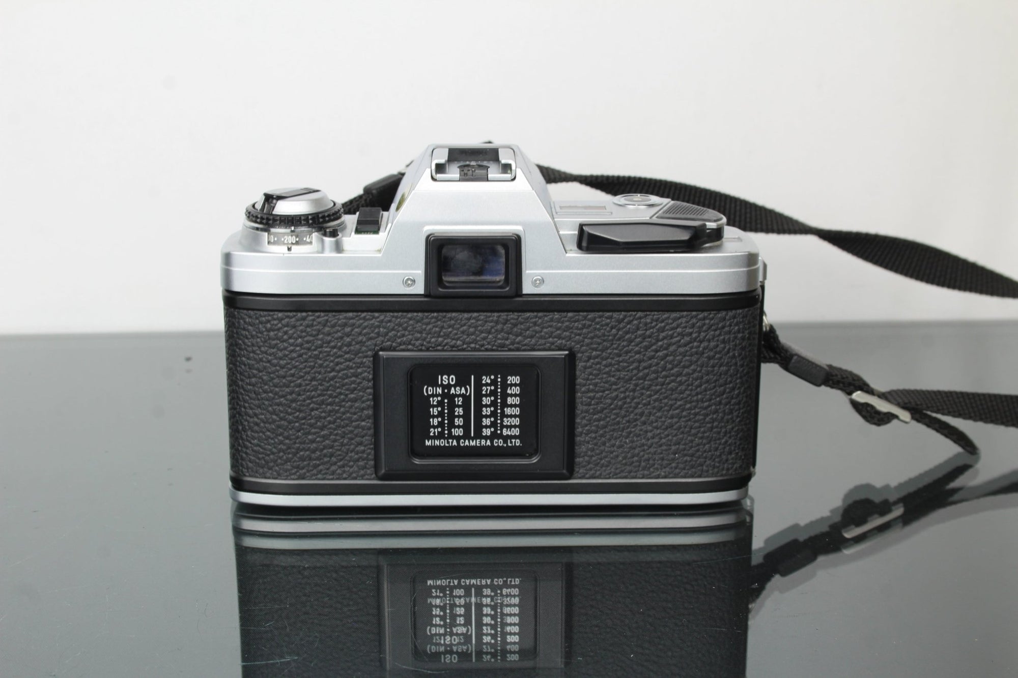 Minolta X - 300 + Minolta MD 50mm 1:1.7 lens - Dutch|Thrift