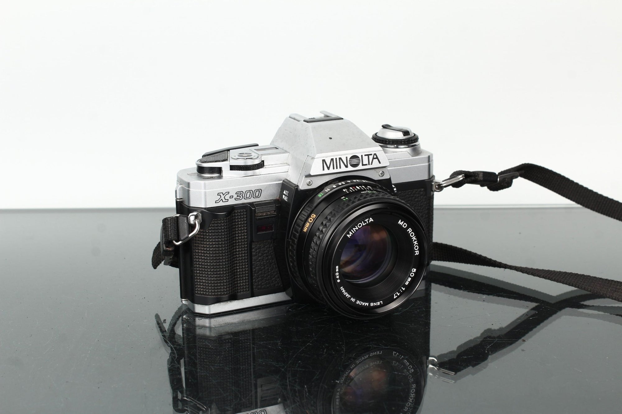 Minolta X - 300 + Minolta Rokkor 50mm f/1.7 - Dutch|Thrift