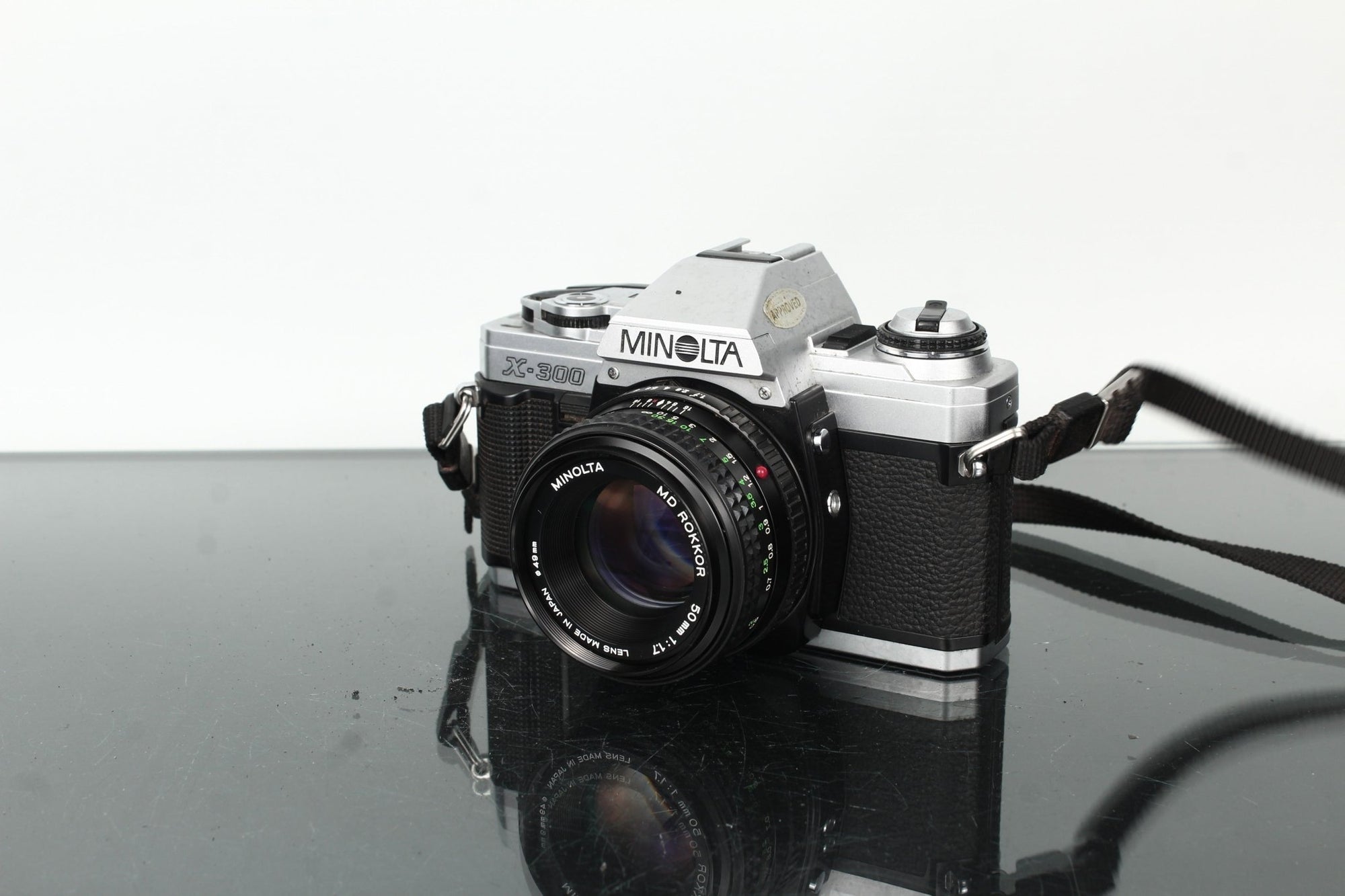 Minolta X - 300 + Minolta Rokkor 50mm f/1.7 - Dutch|Thrift