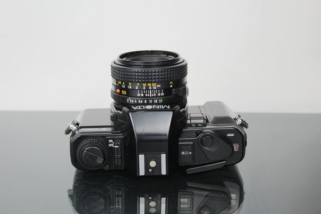 Minolta X - 300s + 50mm 1:2 Minolta MD lens - Dutch|Thrift