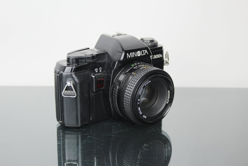 Minolta X - 300s + 50mm 1:2 Minolta MD lens - Dutch|Thrift
