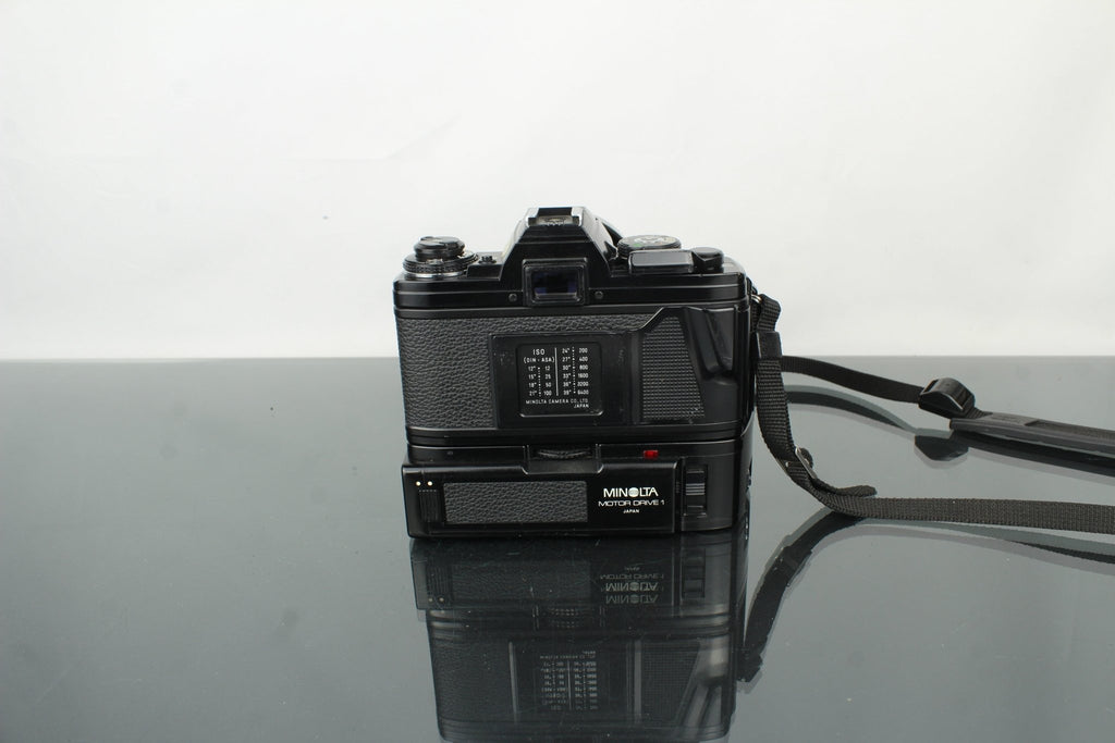 Minolta X - 700 + Minolta MD Zoom 35 - 105mm 1:3.5 - 4.5 lens - Dutch|Thrift