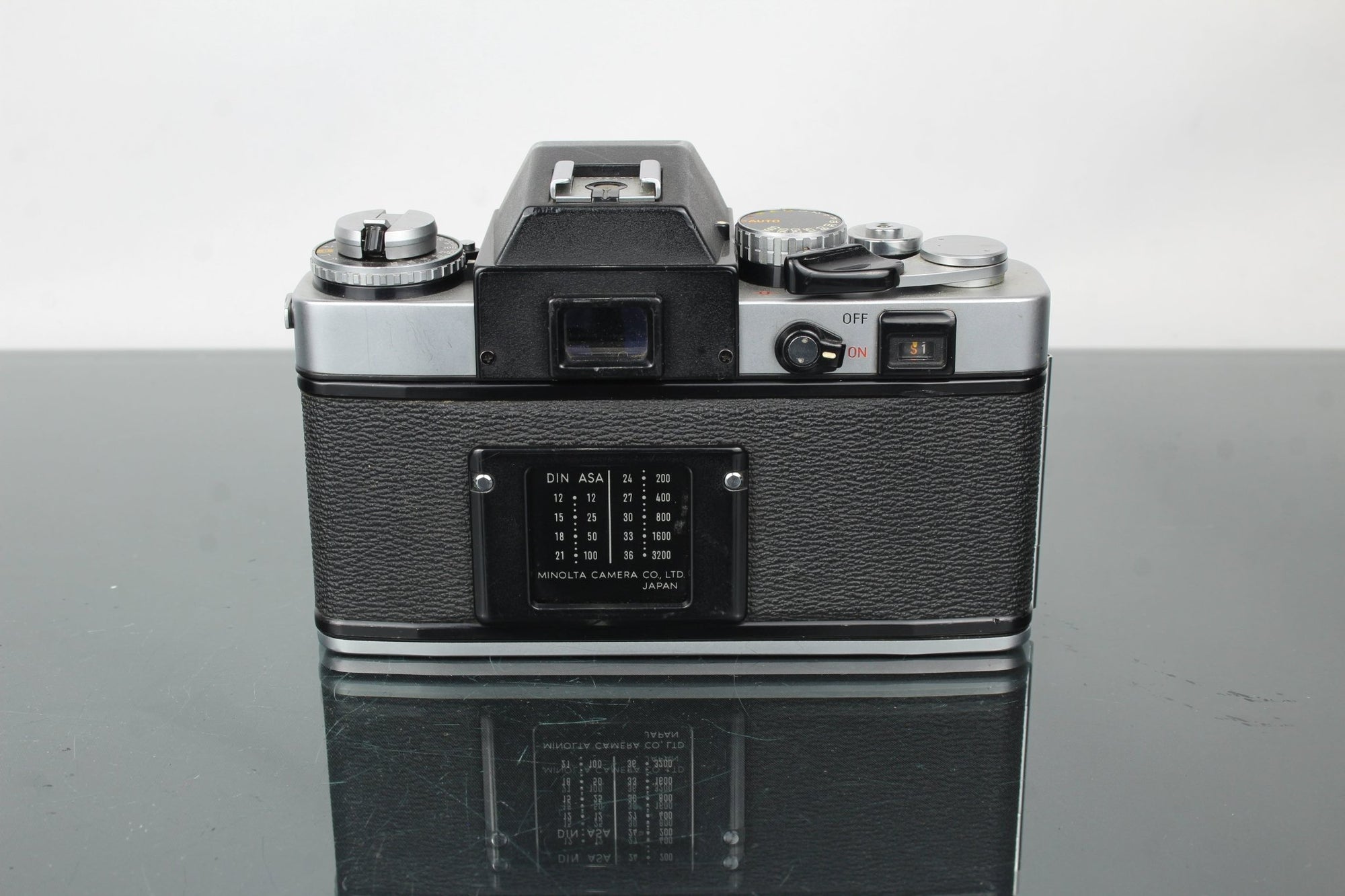 Minolta XE - 5 + 50mm 1.7 Minolta MD lens - Dutch|Thrift