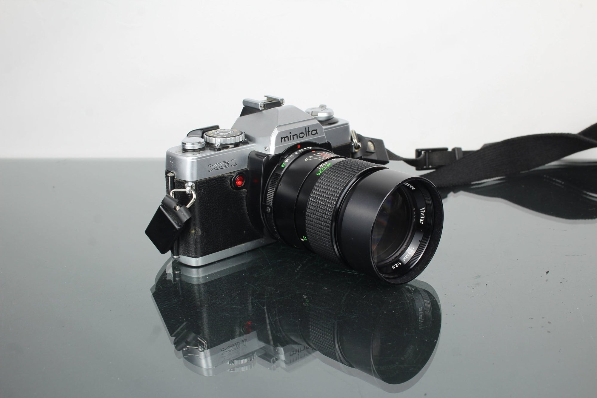 Minolta XG 1 + Vivitar 135mm f/2.8 lens - Dutch|Thrift