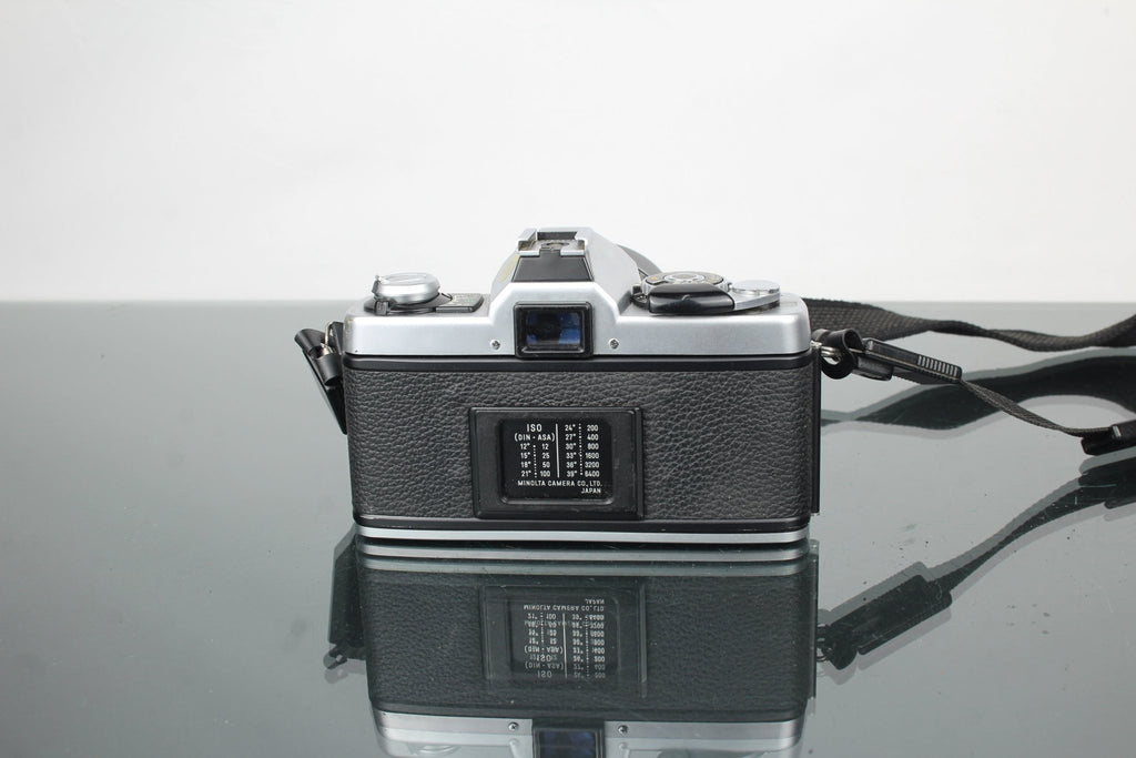 Minolta XG 1 + Vivitar 135mm f/2.8 lens - Dutch|Thrift