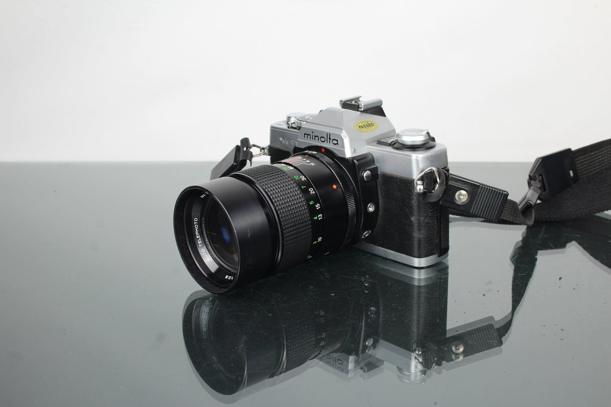 Minolta XG 1 + Vivitar 135mm f/2.8 lens - Dutch|Thrift