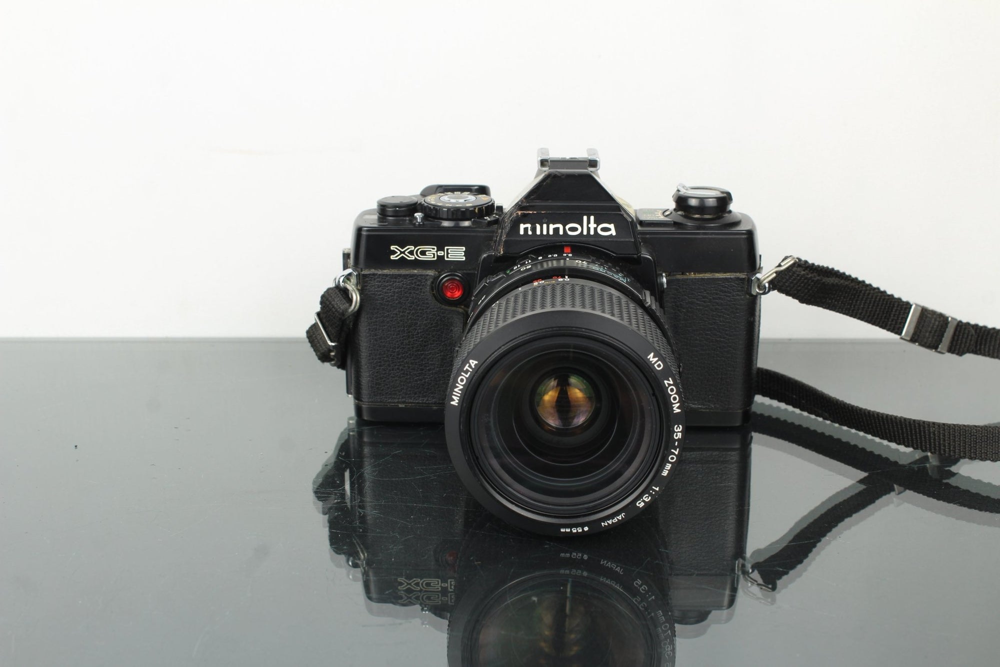Minolta XG - E + Minolta MD 35 - 70mm 1:3.5 lens - Dutch|Thrift