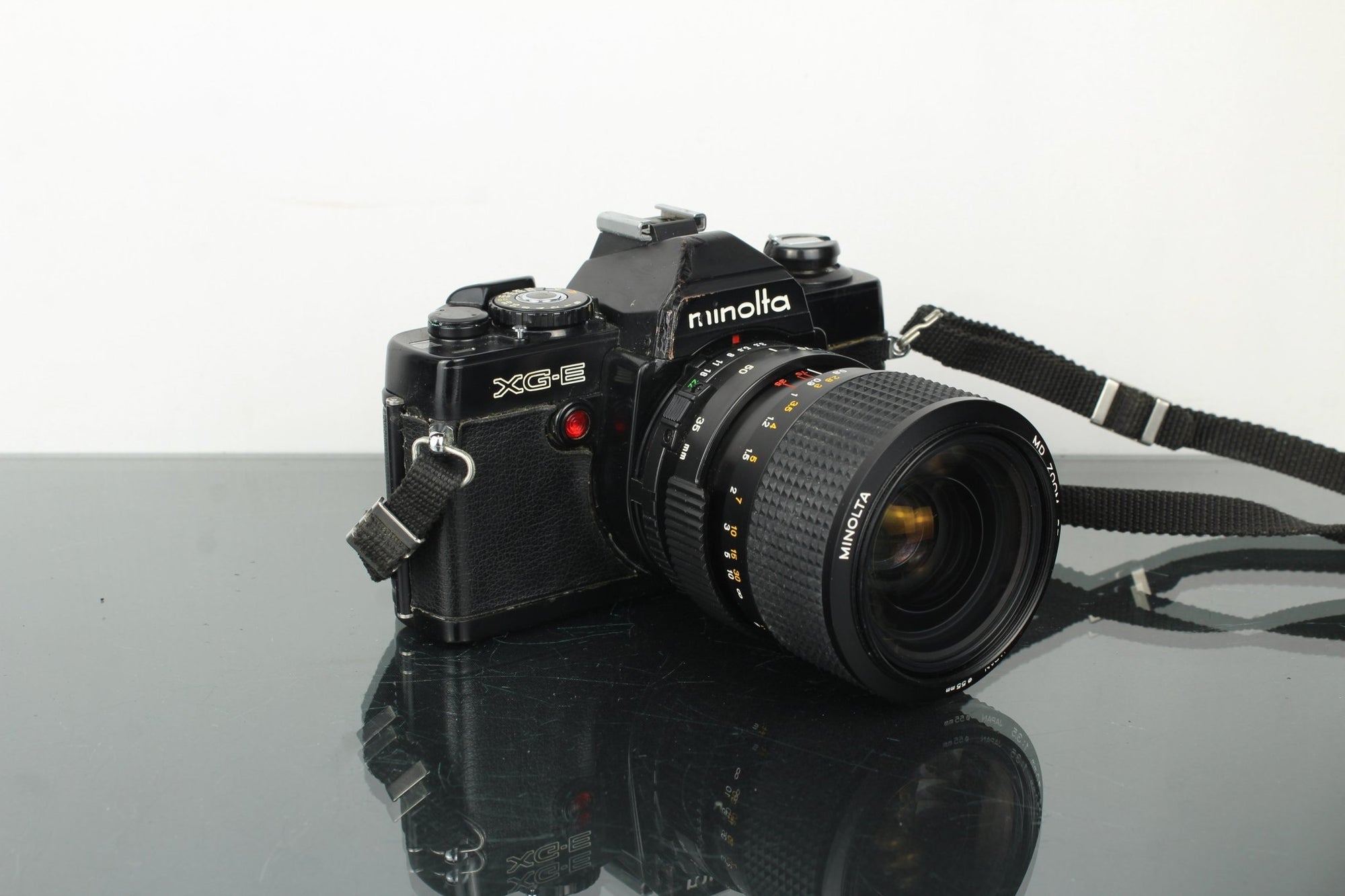 Minolta XG - E + Minolta MD 35 - 70mm 1:3.5 lens - Dutch|Thrift