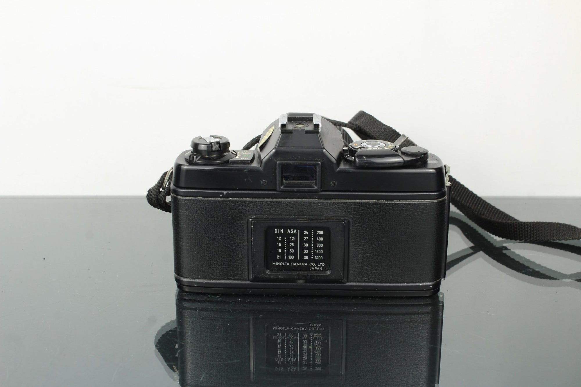 Minolta XG - E + Minolta MD 35 - 70mm 1:3.5 lens - Dutch|Thrift