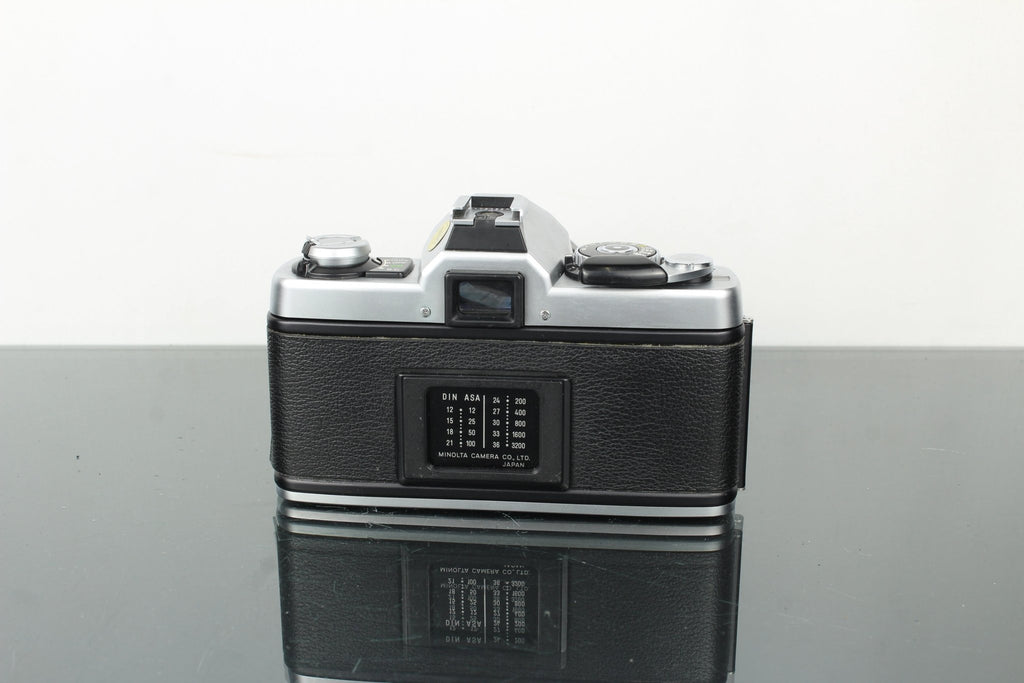 Minolta XG2 + Minolta MD 135mm 1:3.5 lens - Dutch|Thrift