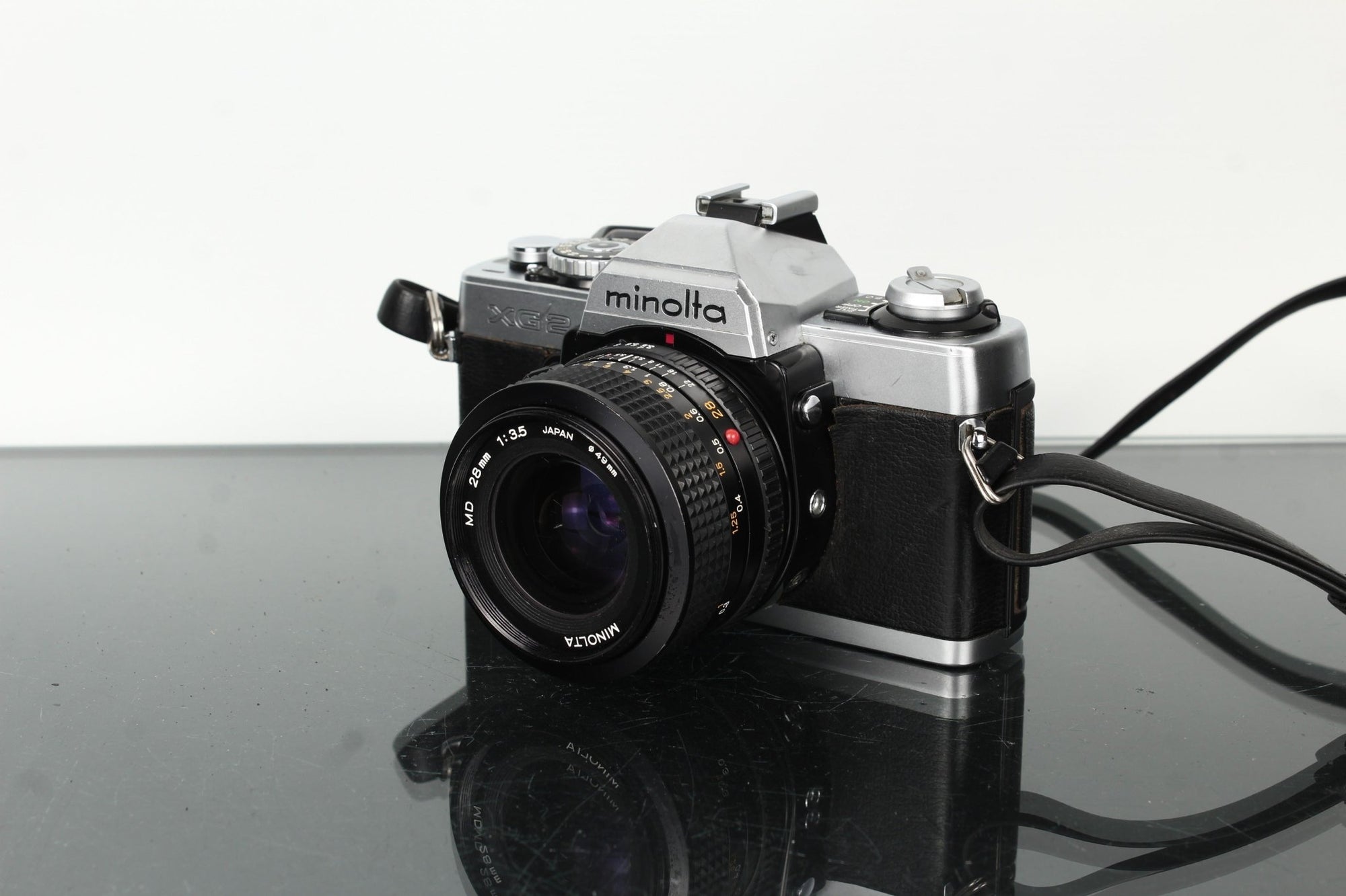 Minolta XG2 + Minolta MD 28mm f/3.5 - Dutch|Thrift