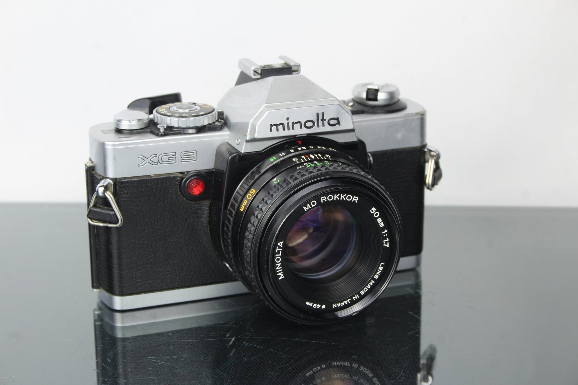 Minolta XG9 + 50mm 1.7 Minolta lens - Dutch|Thrift