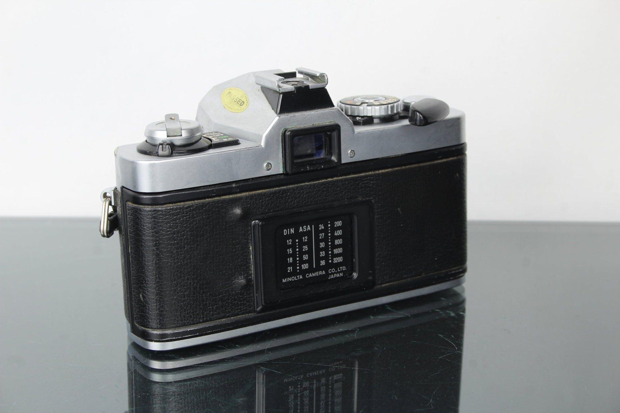 Minolta XG9 + 50mm 1.7 Minolta lens - Dutch|Thrift