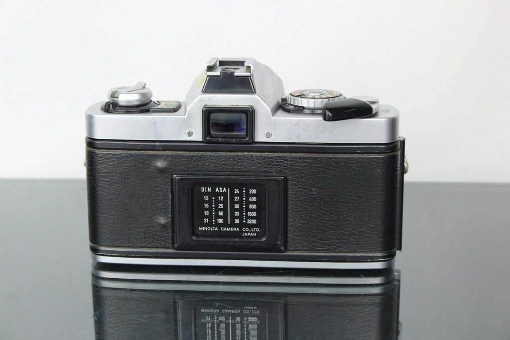 Minolta XG9 + 50mm 1.7 Minolta lens - Dutch|Thrift