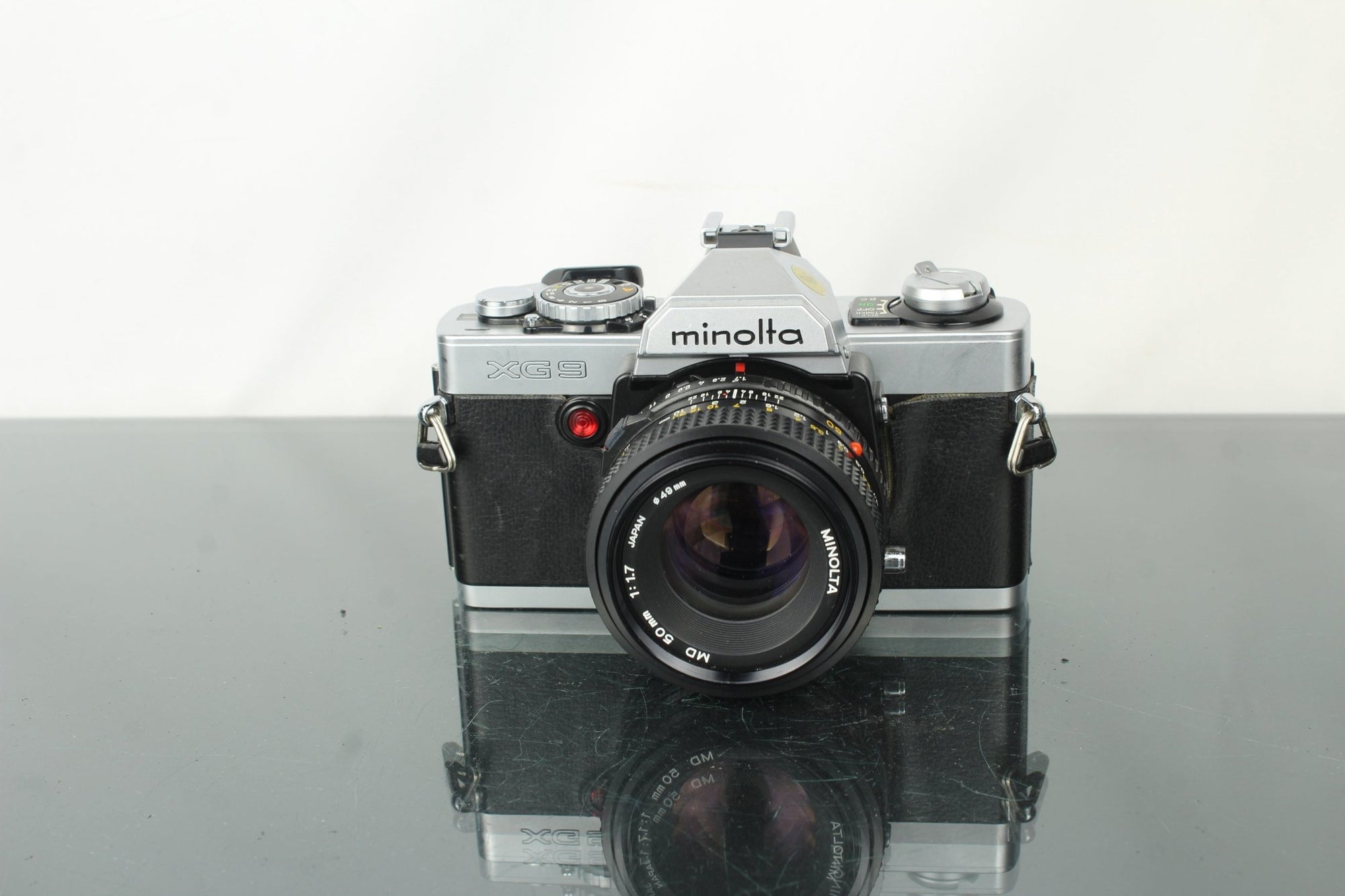 Minolta XG9 + 50mm 1.7 Minolta MD lens - Dutch|Thrift